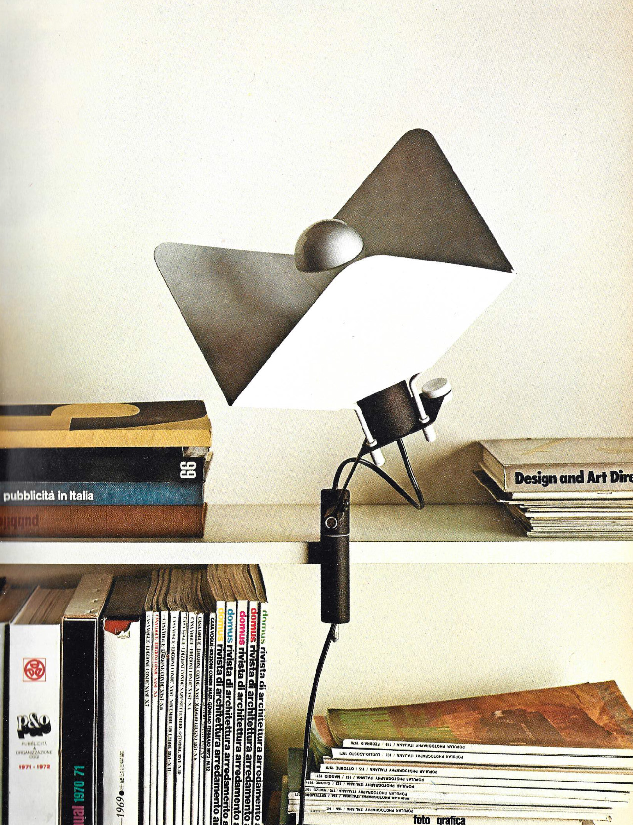 Triedro-Lamp for Wall